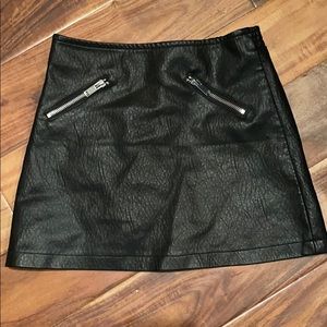 Leather look forever 21 girls skirt sz 9/10